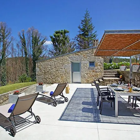 Camos Sleeps 4 Pool Wifi Villa Camos (Galicia)